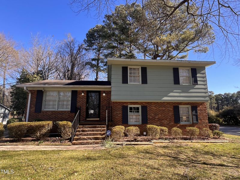 4100 Kilcullen Dr, Raleigh, NC 27604