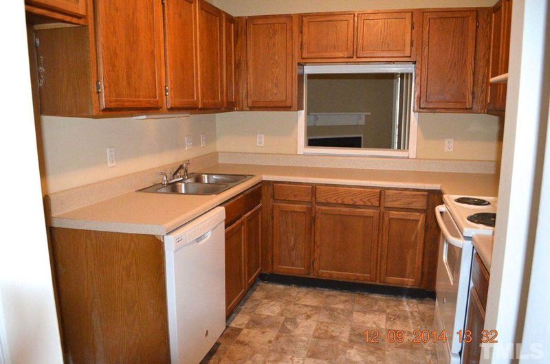 4100 Sedgewood Dr #105, Raleigh, NC 27612