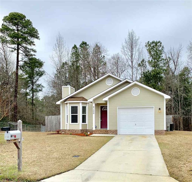 4100 Trelawney Ln, Hope Mills, NC 28348