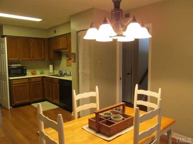 4101 Five Oaks Dr #42, Durham, NC 27707