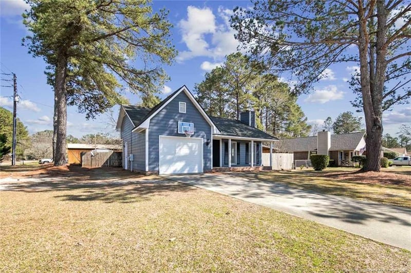 4101 Freedom Ln, Hope Mills, NC 28348