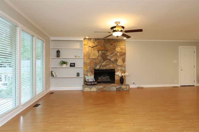 4101 Stranaver Pl, Raleigh, NC 27612