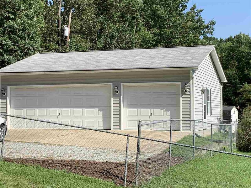 4104 Dinsmore Ln, Durham, NC 27704