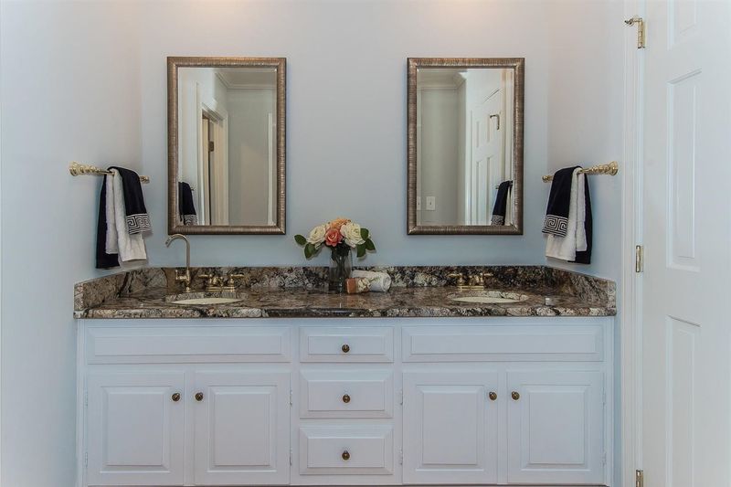 4104 Glen Laurel Dr, Raleigh, NC 27612