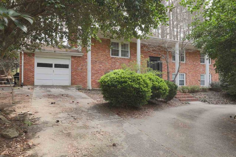 4104 Huckleberry Dr, Raleigh, NC 27612