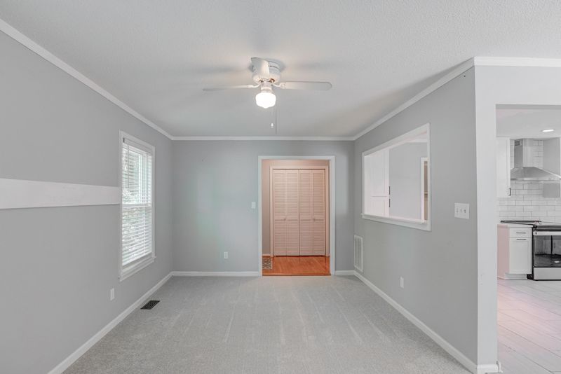 4104 Pickwick Dr, Raleigh, NC 27613
