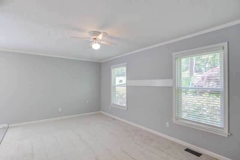 4104 Pickwick Dr, Raleigh, NC 27613