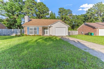 4105 Freedom Ln, Hope Mills, NC 28348
