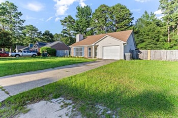 4105 Freedom Ln, Hope Mills, NC 28348