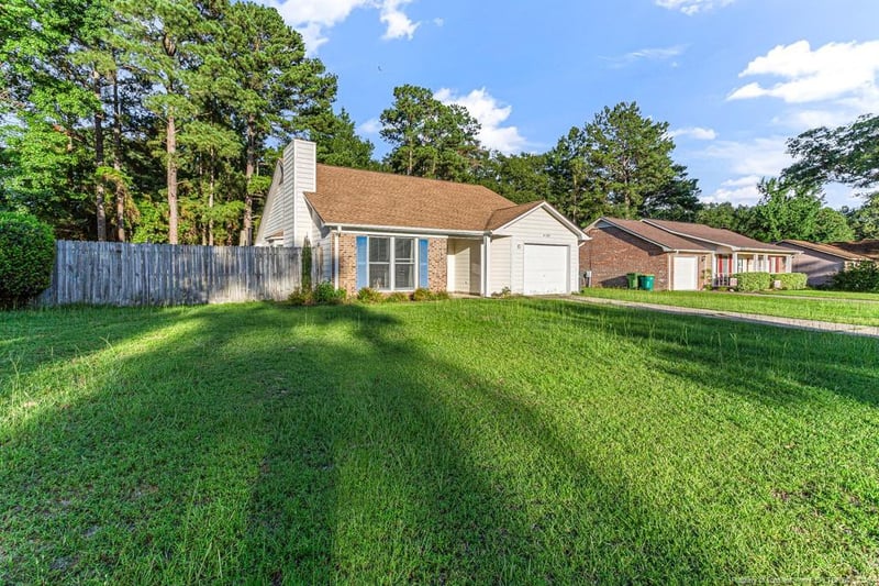 4105 Freedom Ln, Hope Mills, NC 28348