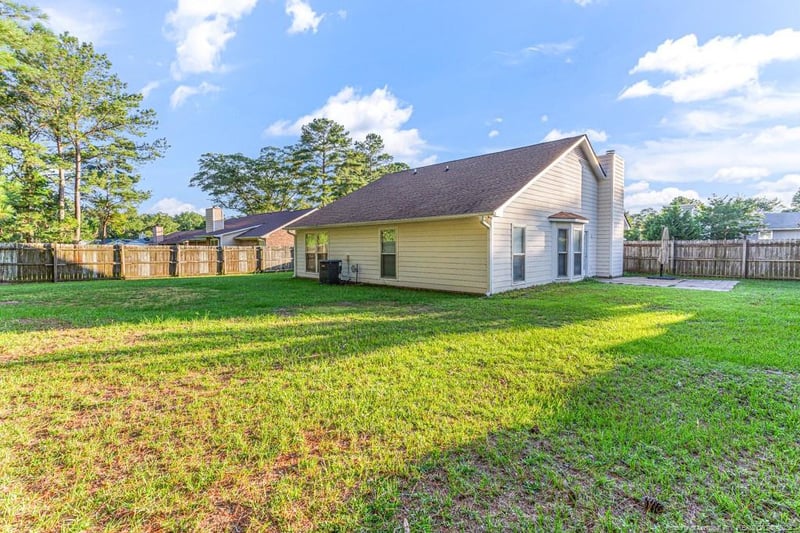 4105 Freedom Ln, Hope Mills, NC 28348