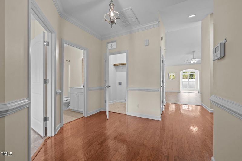 4105 Gilchrist Dr, Burlington, NC 27215