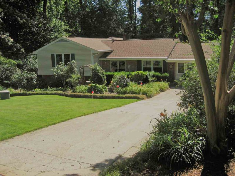 4105 Huckleberry Dr, Raleigh, NC 27612