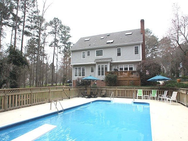4105 Ridgebrook Bluffs Dr, Raleigh, NC 27603