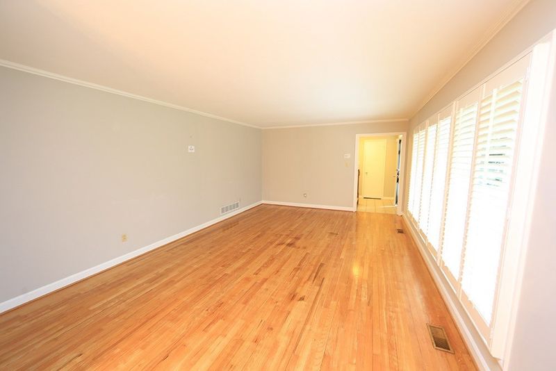 4105 Rowan St, Raleigh, NC 27609