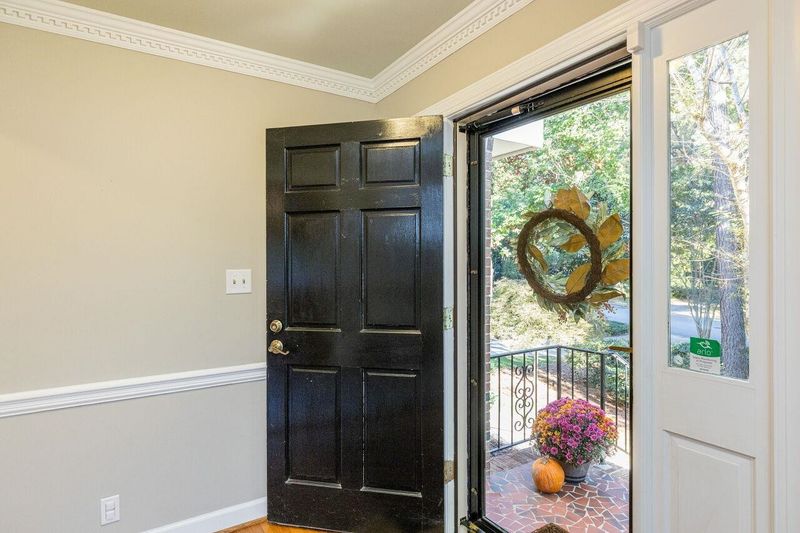 4105 Weaver Dr, Raleigh, NC 27612