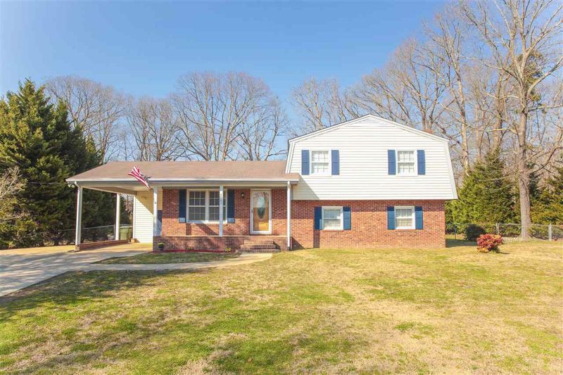 4105 Willow Oak Dr, Raleigh, NC 27604