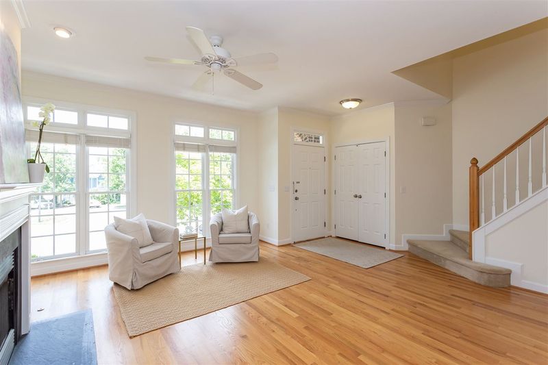 411 Copperline Dr, Chapel Hill, NC 27516