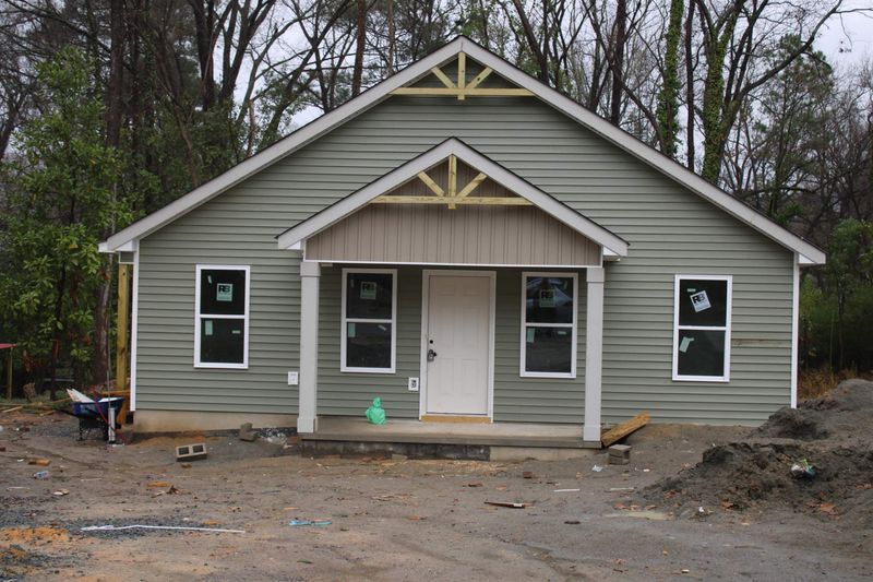 411 Hickory Ave, Sanford, NC 27332