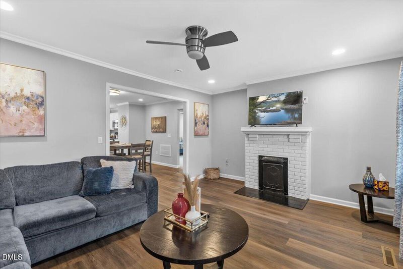 411 Hillcrest Ave, Burlington, NC 27215