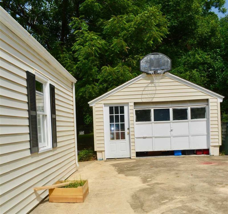 411 Hilltop Ave, Garner, NC 27529