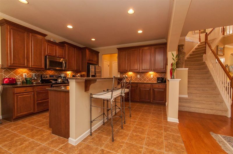 411 Hilltop View St, Cary, NC 27513