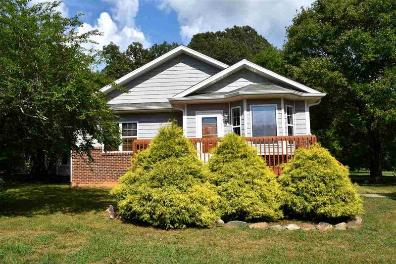 411 Hoover Rd, Mebane, NC 27302