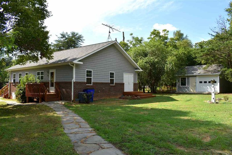 411 Hoover Rd, Mebane, NC 27302