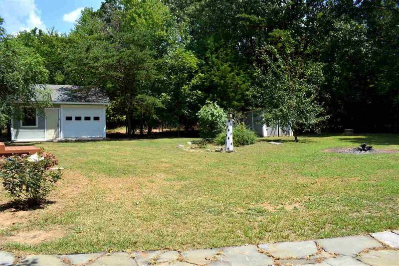 411 Hoover Rd, Mebane, NC 27302
