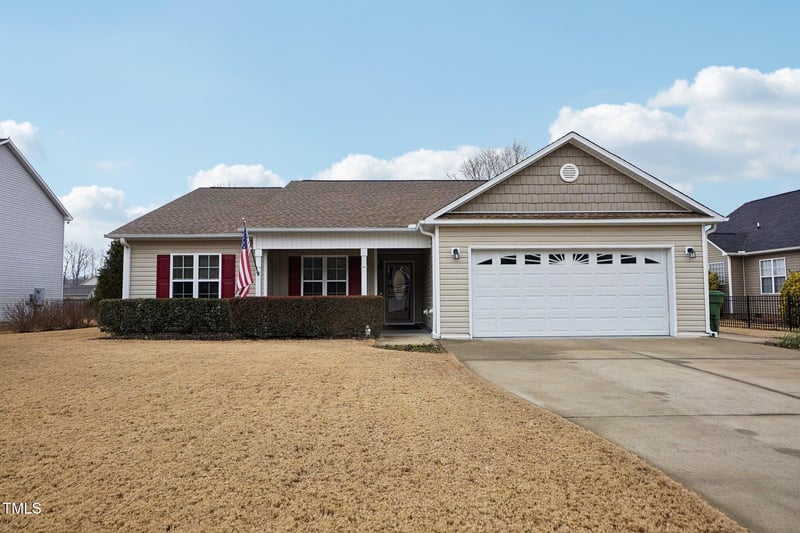 411 Joneshaven Dr, Fuquay Varina, NC 27526