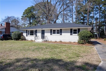 411 Lafayette St, Clinton, NC 28328