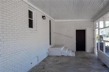 411 Lafayette St, Clinton, NC 28328