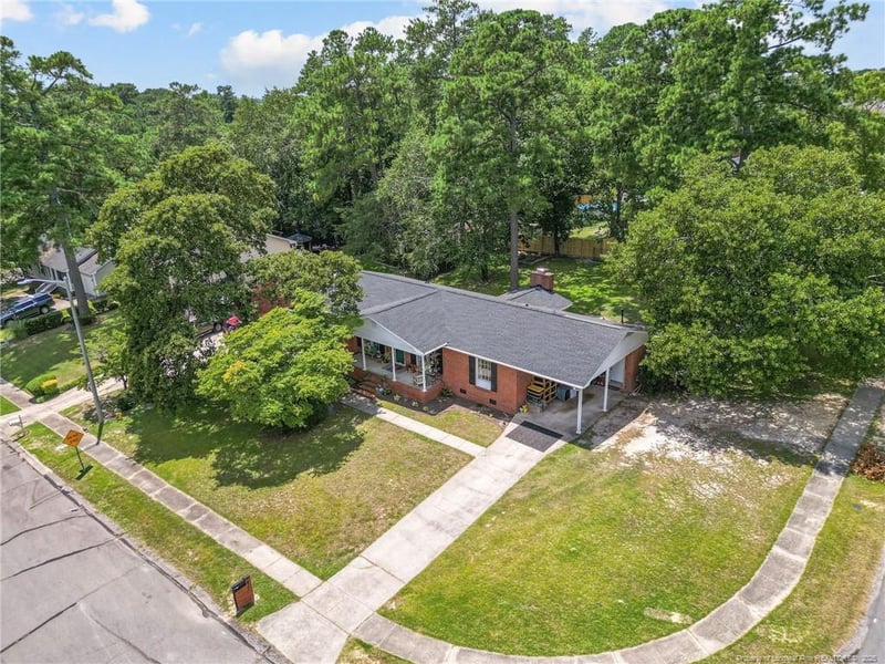 411 Lotus Dr, Fayetteville, NC 28303