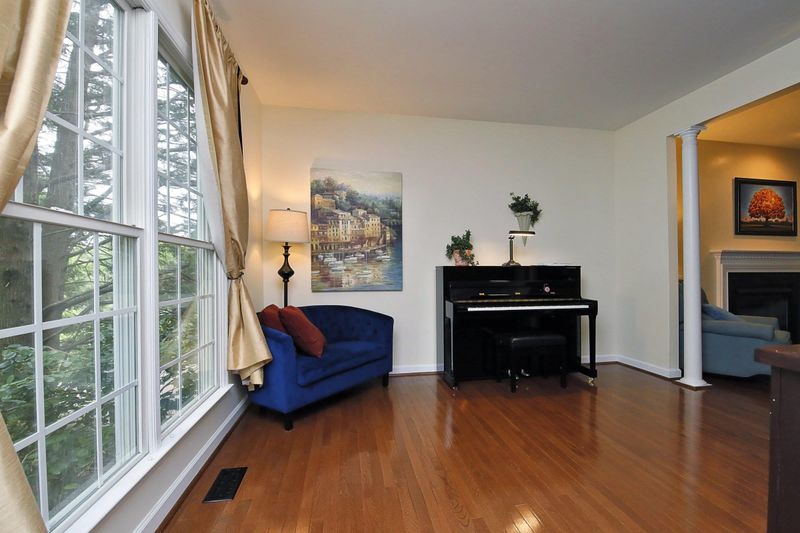 411 Perry Creek Dr, Chapel Hill, NC 27514