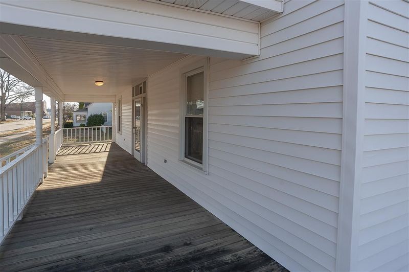 411 N Raiford St, Selma, NC 27576