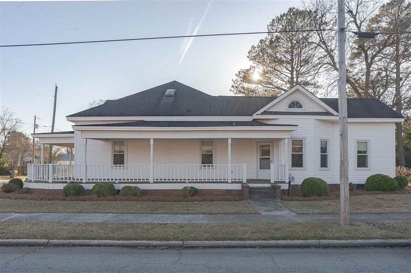 411 N Raiford St, Selma, NC 27576