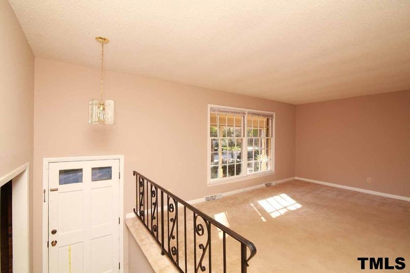 411 E Rowan St, Raleigh, NC 27609