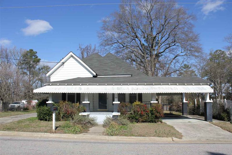 411 E Stronach Ave, Zebulon, NC 27597