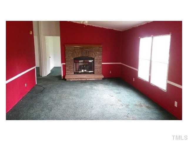 411 Twin Creek Dr, Smithfield, NC 27577