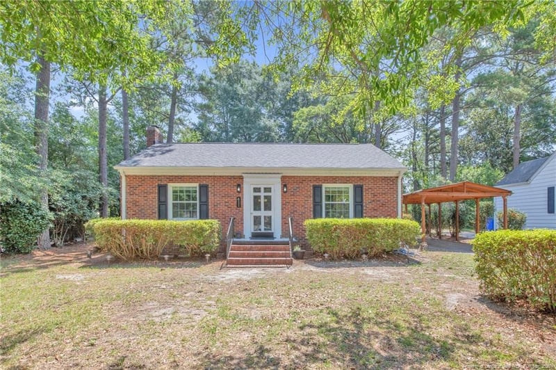 411 Vista Dr, Fayetteville, NC 28305