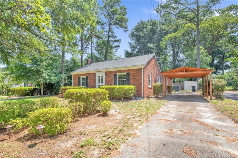 411 Vista Dr, Fayetteville, NC 28305