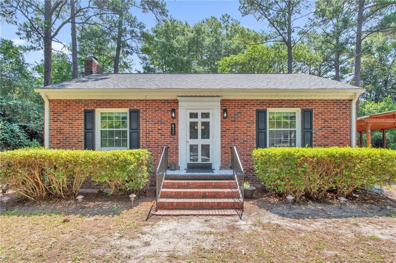 411 Vista Dr, Fayetteville, NC 28305