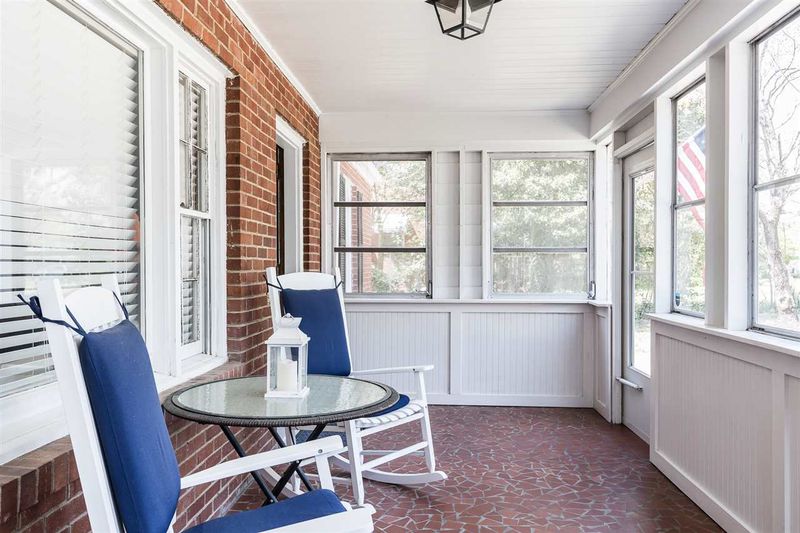 411 Willow St, Cary, NC 27511