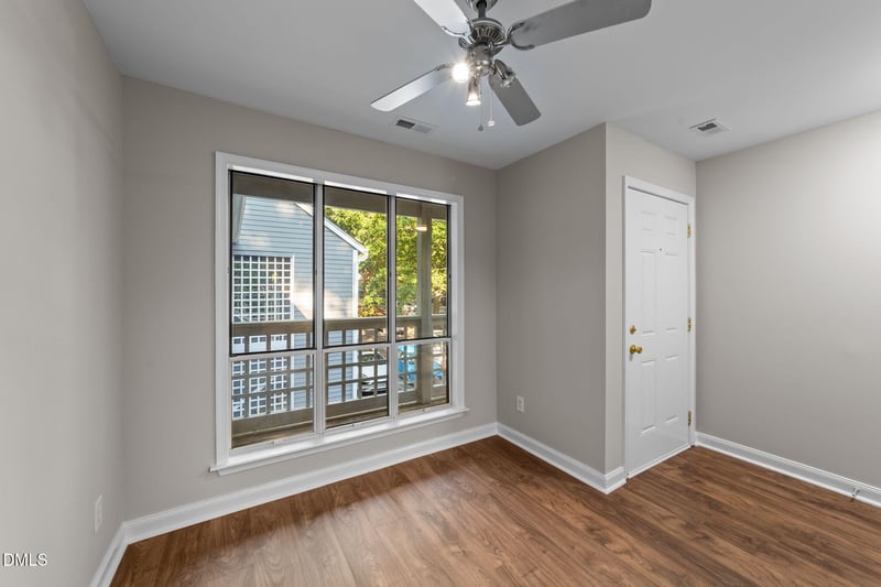 4110 Sedgewood Dr #302, Raleigh, NC 27612