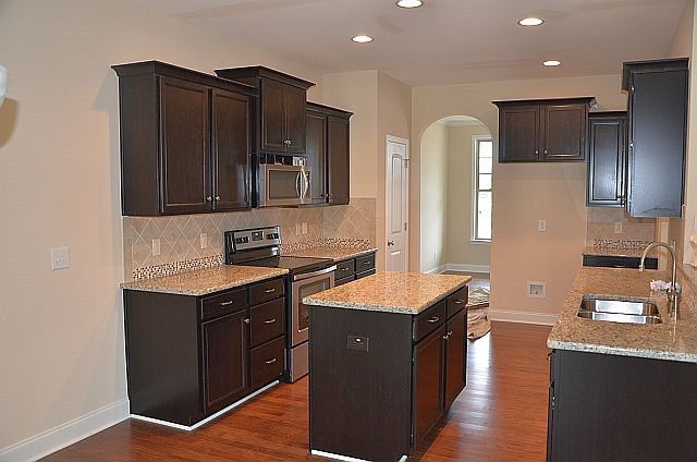 4110 Vineyard Ridge Dr, Zebulon, NC 27597