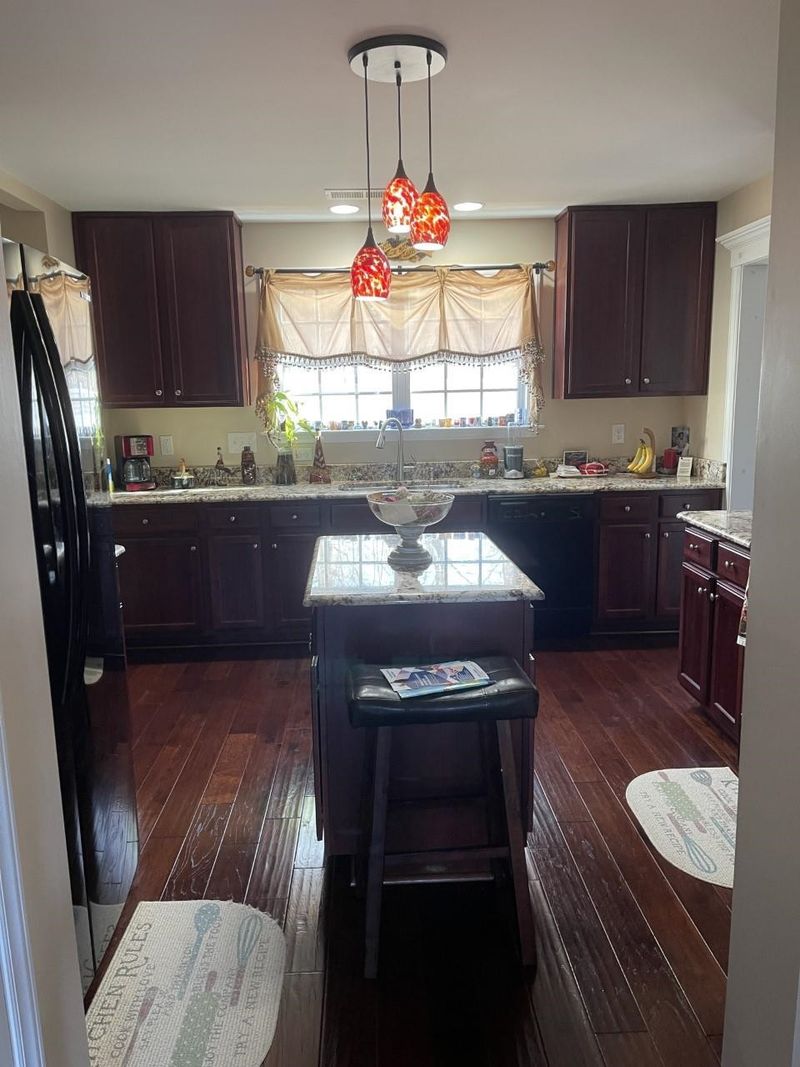 4113 Laurel Glen Dr, Raleigh, NC 27610