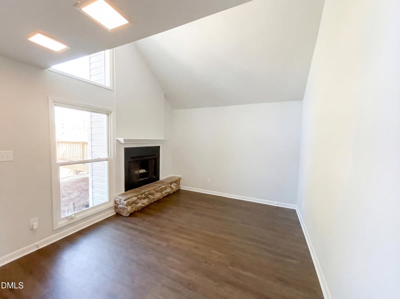 4113 Mill Bridge Rd, Hope Mills, NC 28348