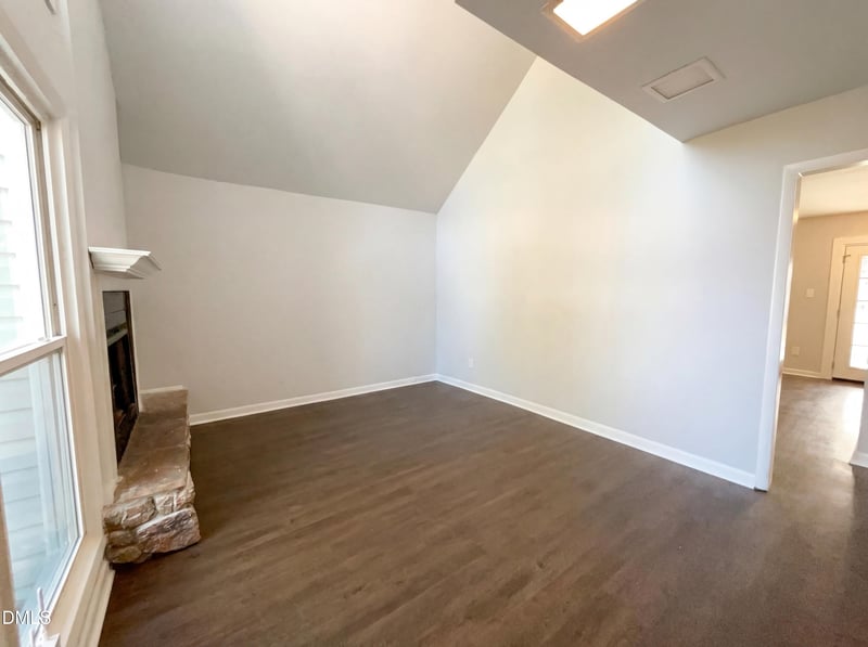 4113 Mill Bridge Rd, Hope Mills, NC 28348