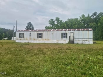 4113 Scary Creek Rd, Fayetteville, NC 28312