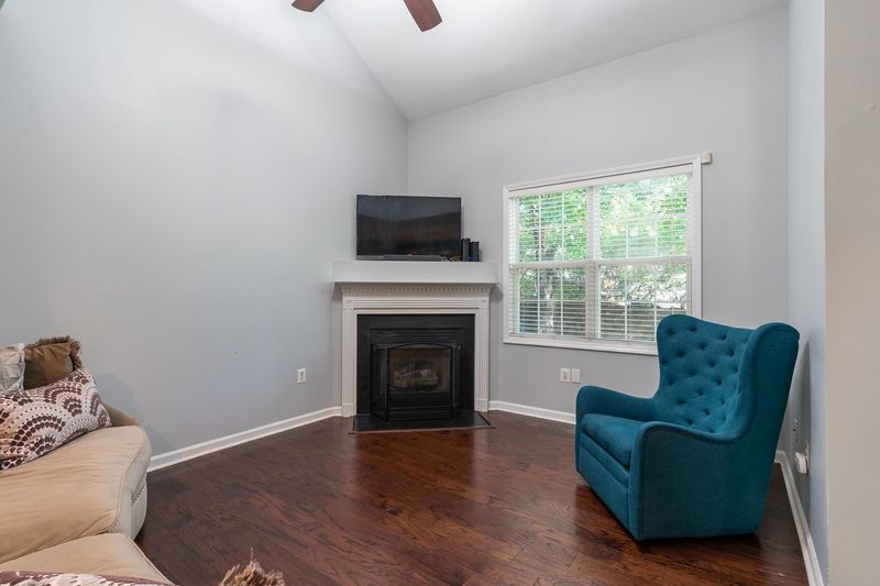 4113 Valton Dr, Raleigh, NC 27604